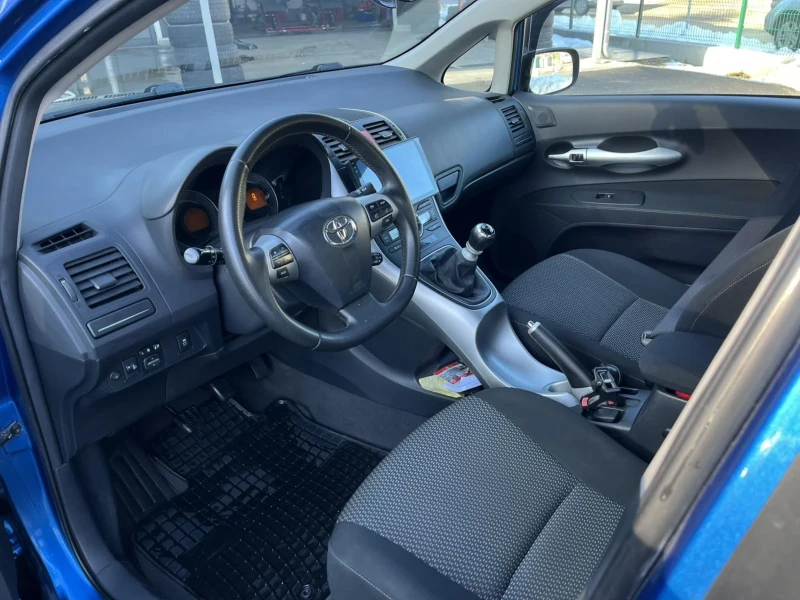 Toyota Auris 2.0, снимка 8 - Автомобили и джипове - 48917421