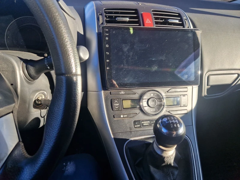 Toyota Auris 2.0, снимка 10 - Автомобили и джипове - 48392197