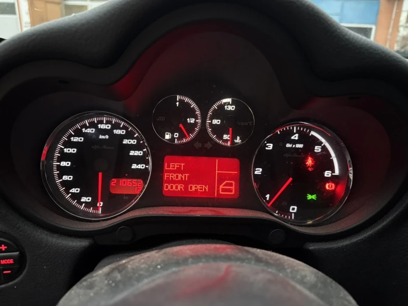 Alfa Romeo 147 Q2, снимка 6 - Автомобили и джипове - 48626793