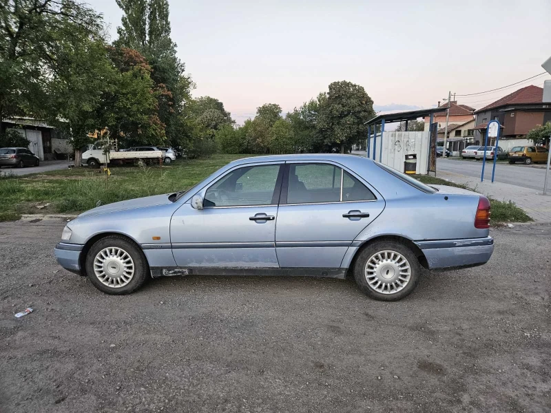 Mercedes-Benz C 180, снимка 3 - Автомобили и джипове - 49246090