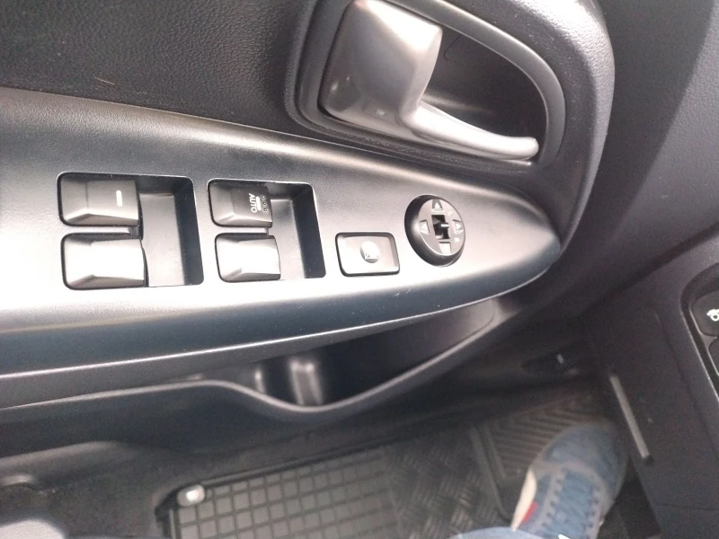 Kia Rio 1.4, снимка 9 - Автомобили и джипове - 52372507