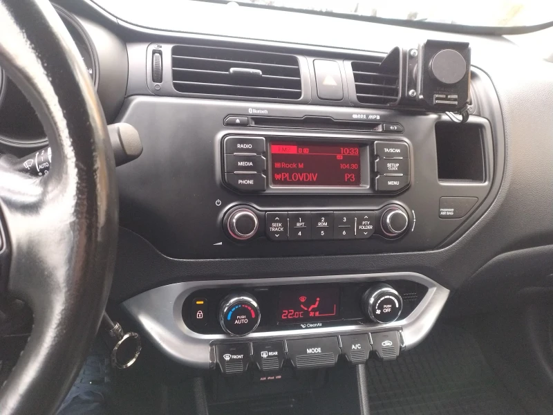 Kia Rio 1.4, снимка 11 - Автомобили и джипове - 52372507
