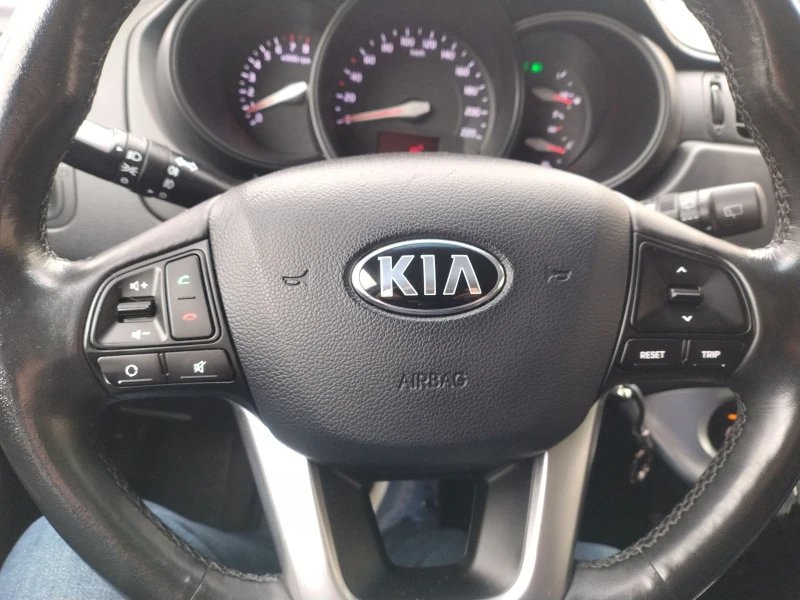 Kia Rio 1.4, снимка 7 - Автомобили и джипове - 52372507