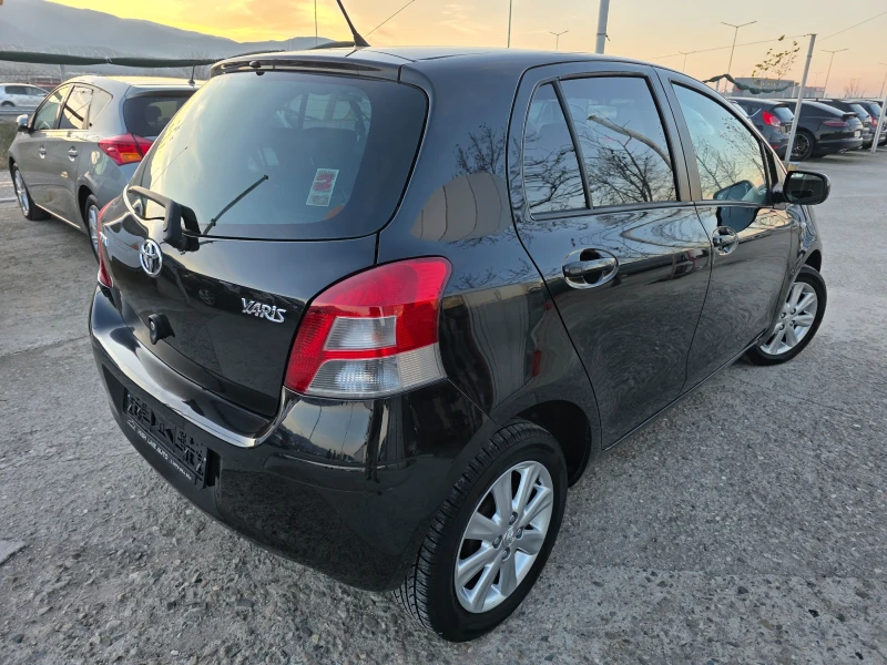Toyota Yaris 1.33 VVTI Автоматик Навигация, снимка 4 - Автомобили и джипове - 52854385