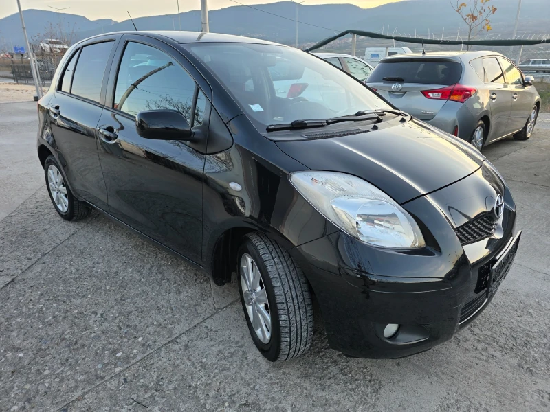 Toyota Yaris 1.33 VVTI Автоматик Навигация, снимка 3 - Автомобили и джипове - 52854385