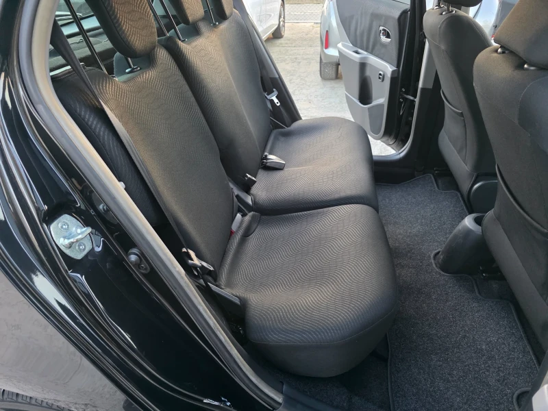 Toyota Yaris 1.33 VVTI Автоматик Навигация, снимка 10 - Автомобили и джипове - 52854385