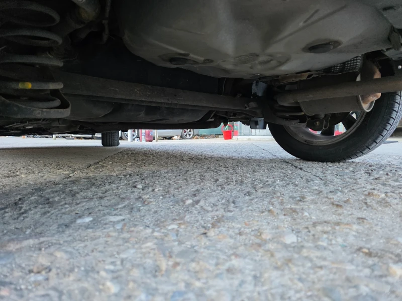 Toyota Yaris 1.33 VVTI Автоматик Навигация, снимка 17 - Автомобили и джипове - 52854385