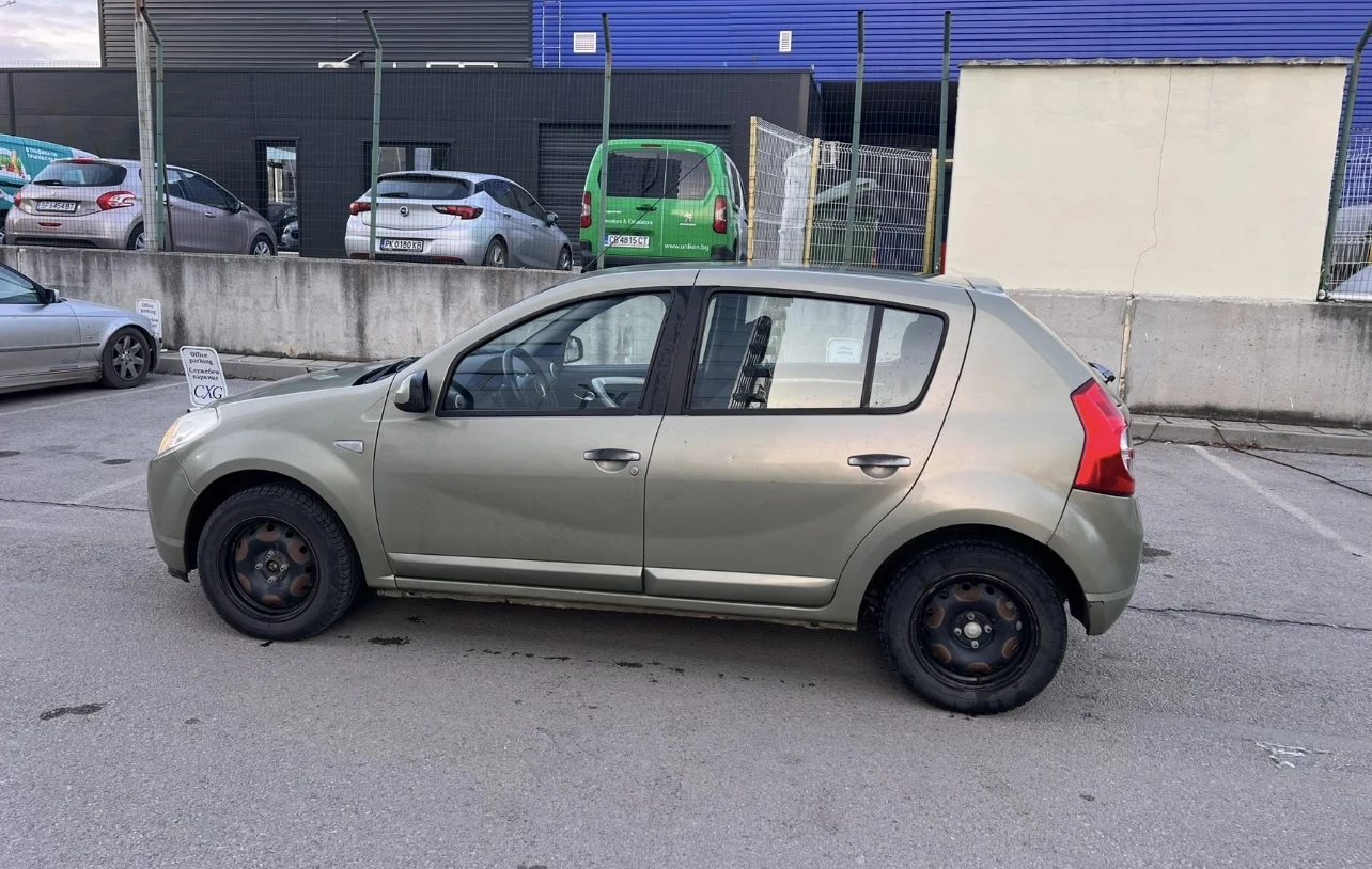 Dacia Sandero Газ+ бензин - изображение 2