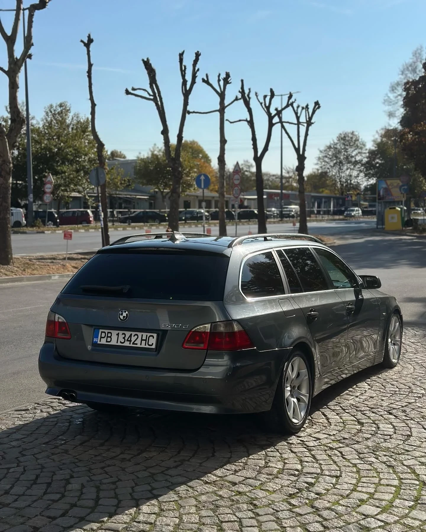 BMW 530 ПАНОРАМА / КОЖА / АВТОМАТИК / ПАРКТРОНИК - изображение 5