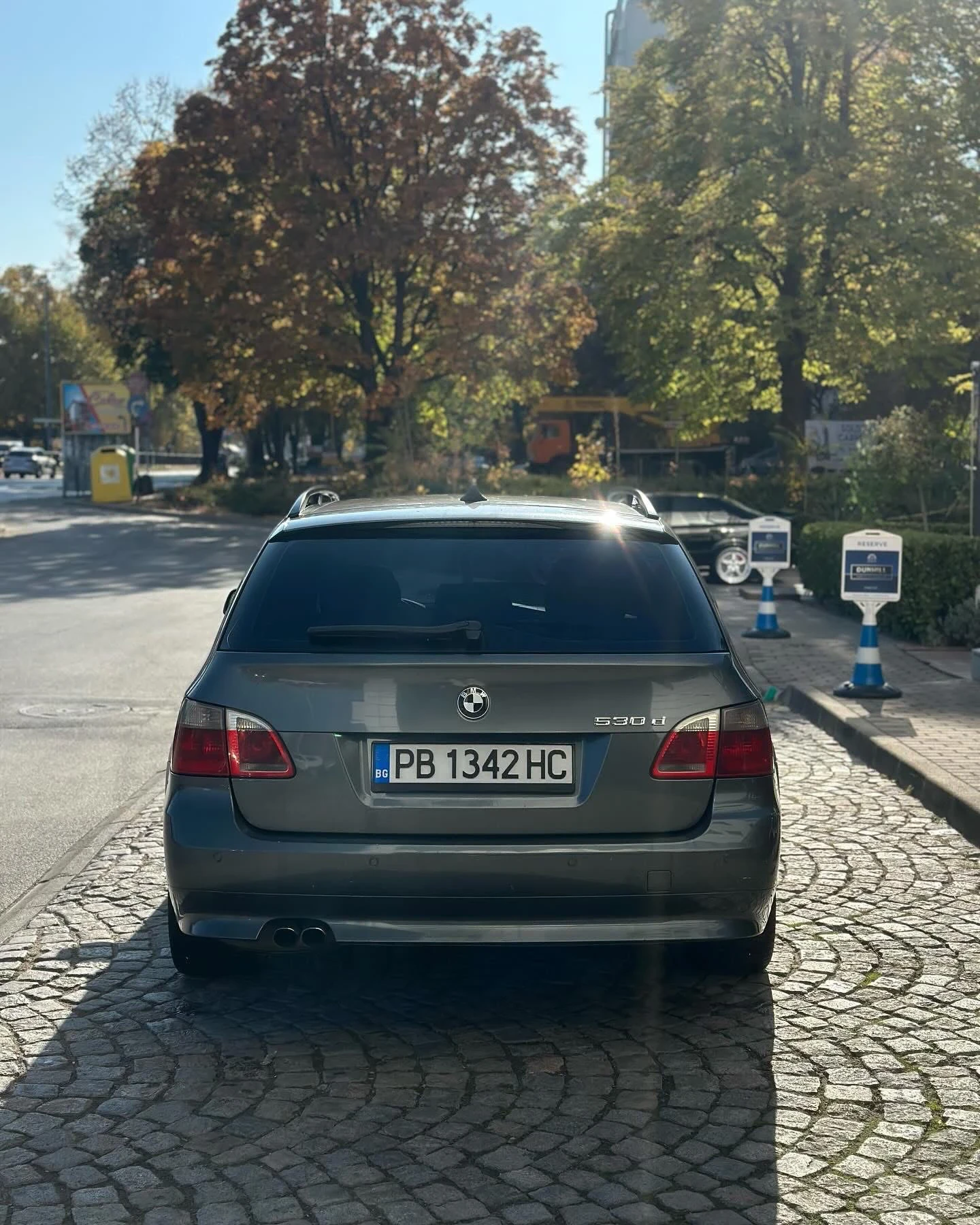 BMW 530 ПАНОРАМА / КОЖА / АВТОМАТИК / ПАРКТРОНИК - изображение 6