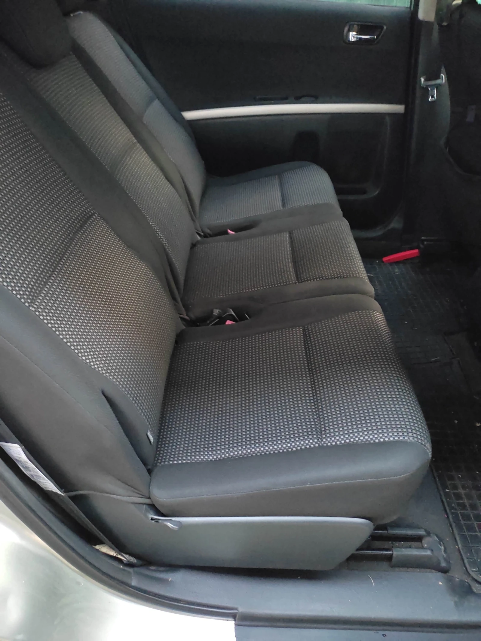 Toyota Corolla verso 2.2D-CAT/D4D 177 к.с. - изображение 9