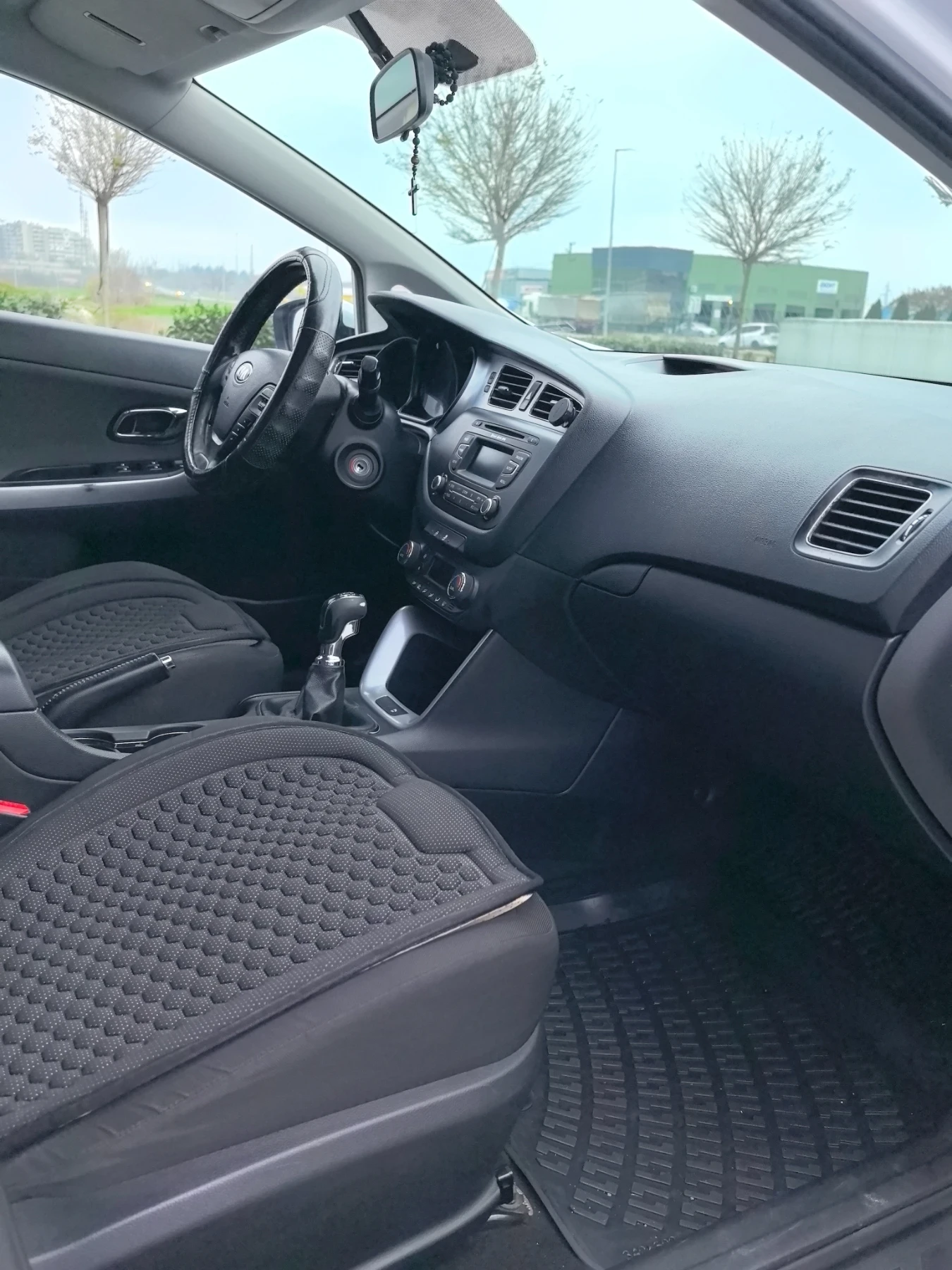 Kia Ceed 1.4 CRDI * 90 �.� | Mobile.bg � ����������� 7