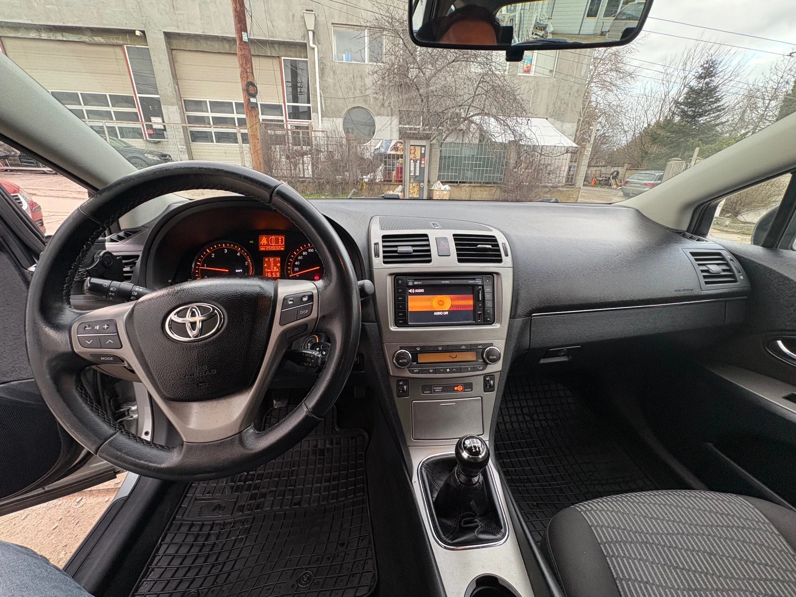Toyota Avensis T27 | Mobile.bg � ����������� 12