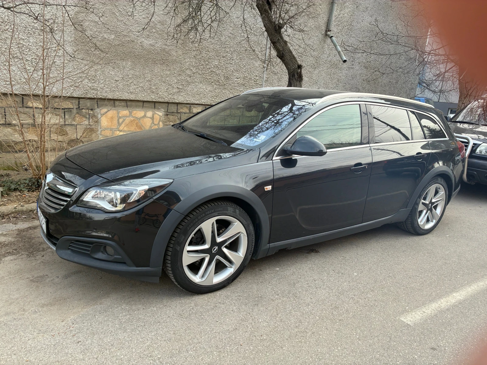 Opel Insignia, снимка 2 - Автомобили и джипове - 53923153