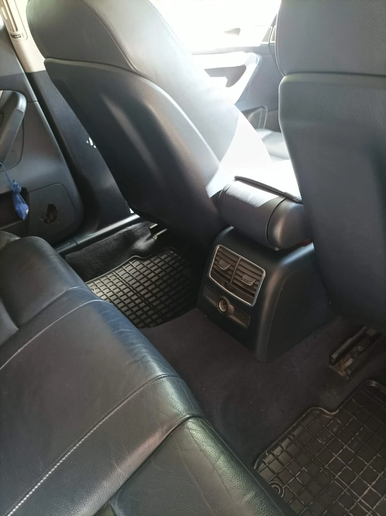 Audi A6 2.4i, снимка 6 - Автомобили и джипове - 54322345