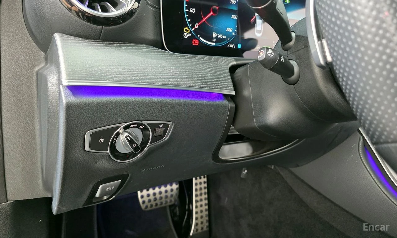 Mercedes-Benz E 450 4MATIC* DISTRONIC* 360CAMERA* BURMESTER* , снимка 13 - Автомобили и джипове - 54578197