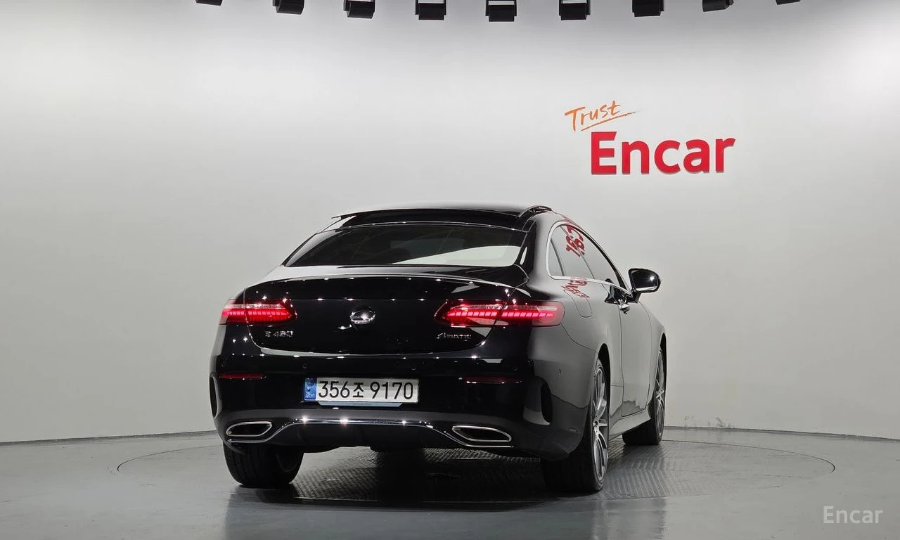 Mercedes-Benz E 450 4MATIC* DISTRONIC* 360CAMERA* BURMESTER* , снимка 4 - Автомобили и джипове - 54578197