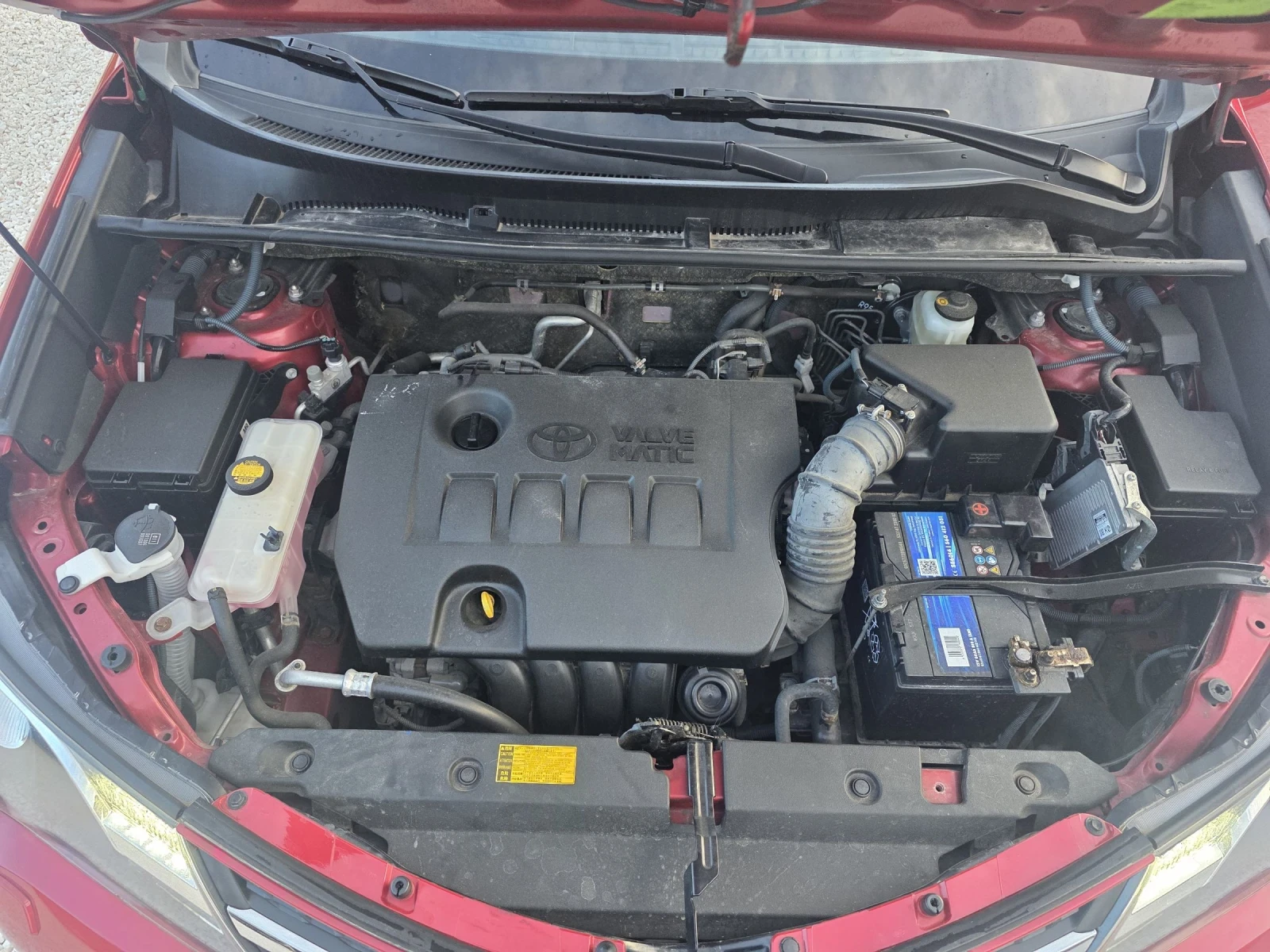 Toyota Avensis FULL SERVICE IN TOYOTA , снимка 13 - Автомобили и джипове - 54858392