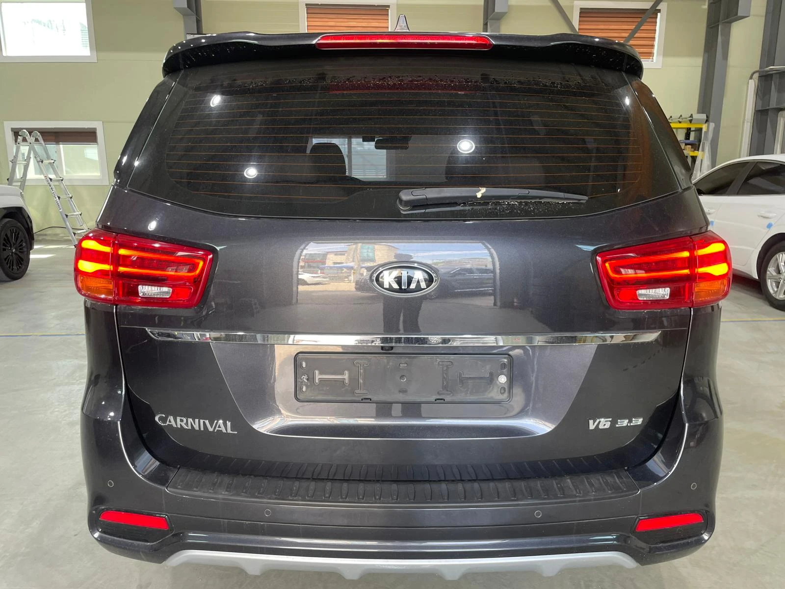 Kia Carnival 3.3 V6 ! 8+ 1 ! Noblesse Special !, снимка 5 - Автомобили и джипове - 54932402