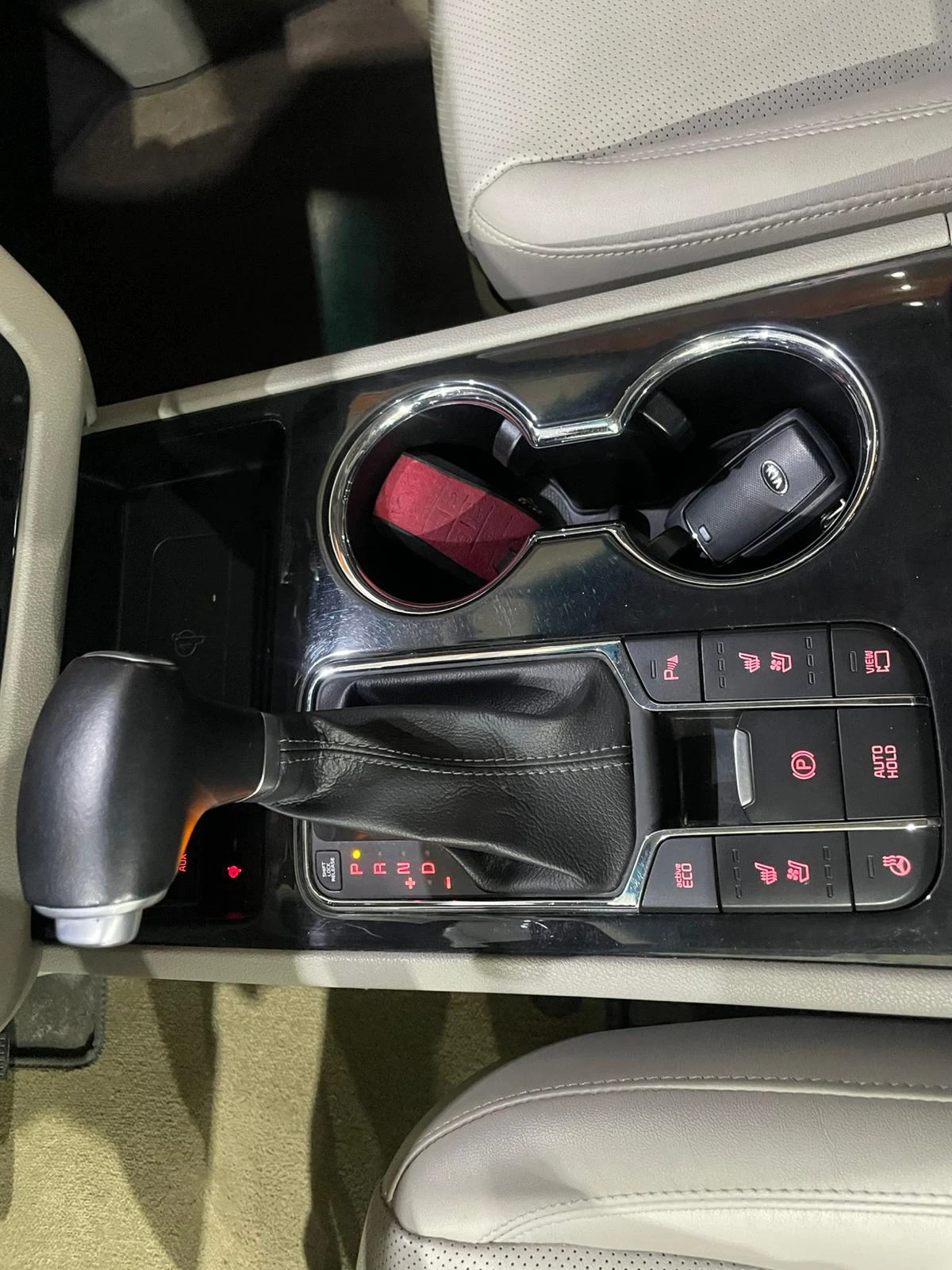 Kia Carnival 3.3 V6 ! 8+ 1 ! Noblesse Special !, снимка 16 - Автомобили и джипове - 54932402