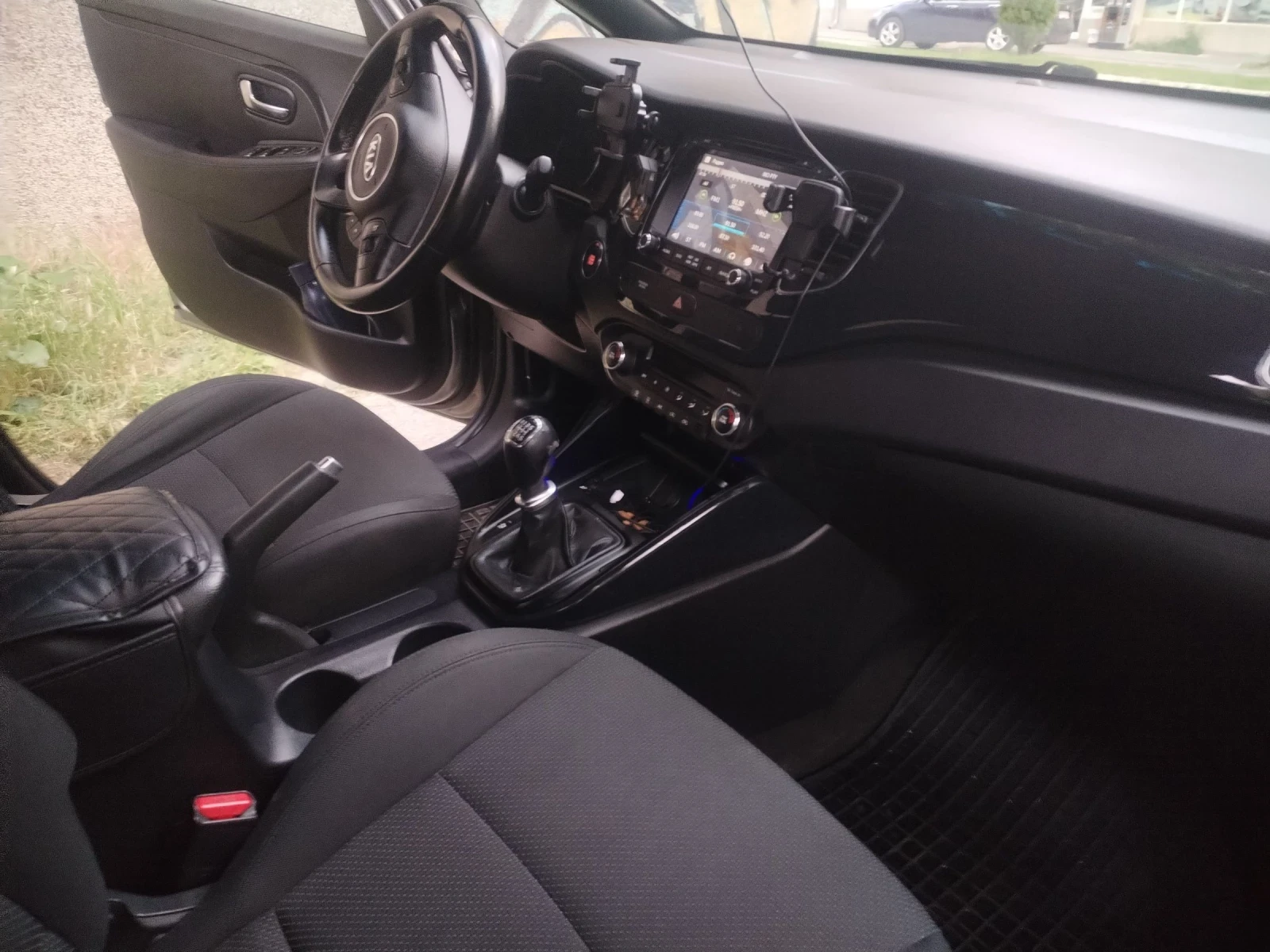 Kia Carens 1.7 crdi, снимка 15 - Автомобили и джипове - 55015468