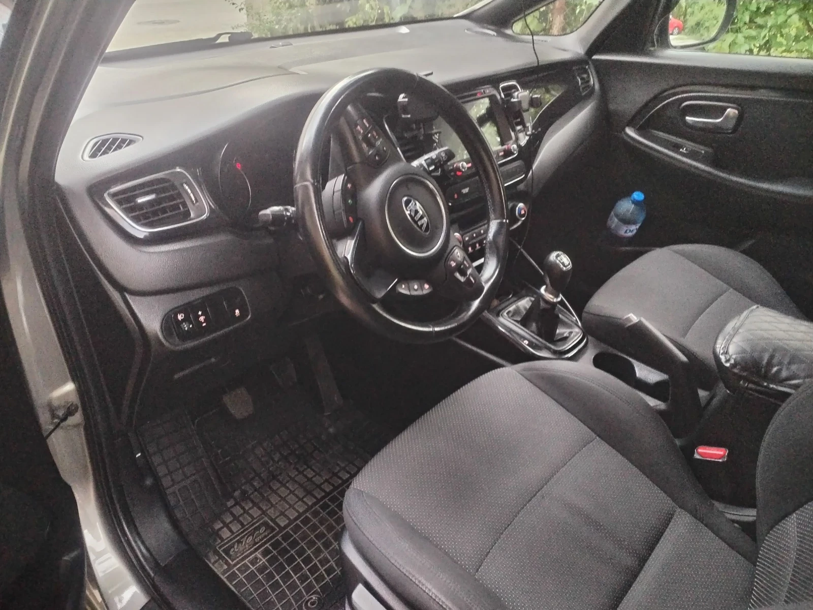 Kia Carens 1.7 crdi, снимка 10 - Автомобили и джипове - 55015468