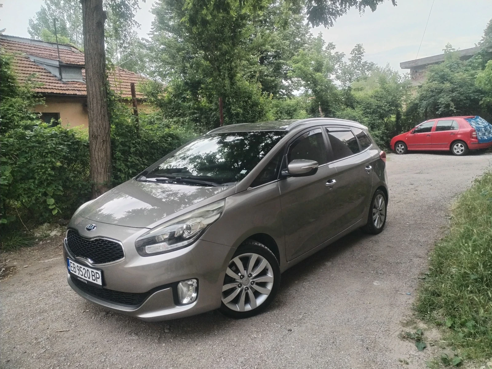 Kia Carens 1.7 crdi, снимка 6 - Автомобили и джипове - 55015468