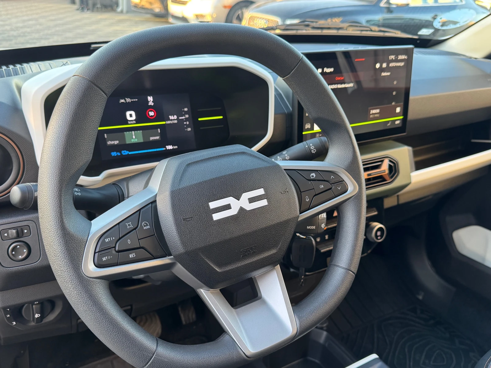 Dacia Spring Xtreme, снимка 13 - Автомобили и джипове - 55167851