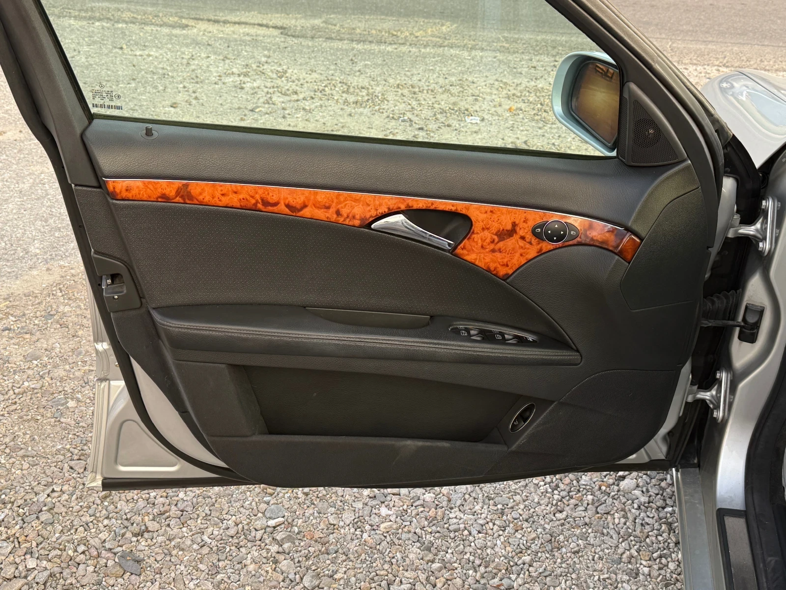 Mercedes-Benz E 320 3.2 CDI, снимка 8 - Автомобили и джипове - 56083086