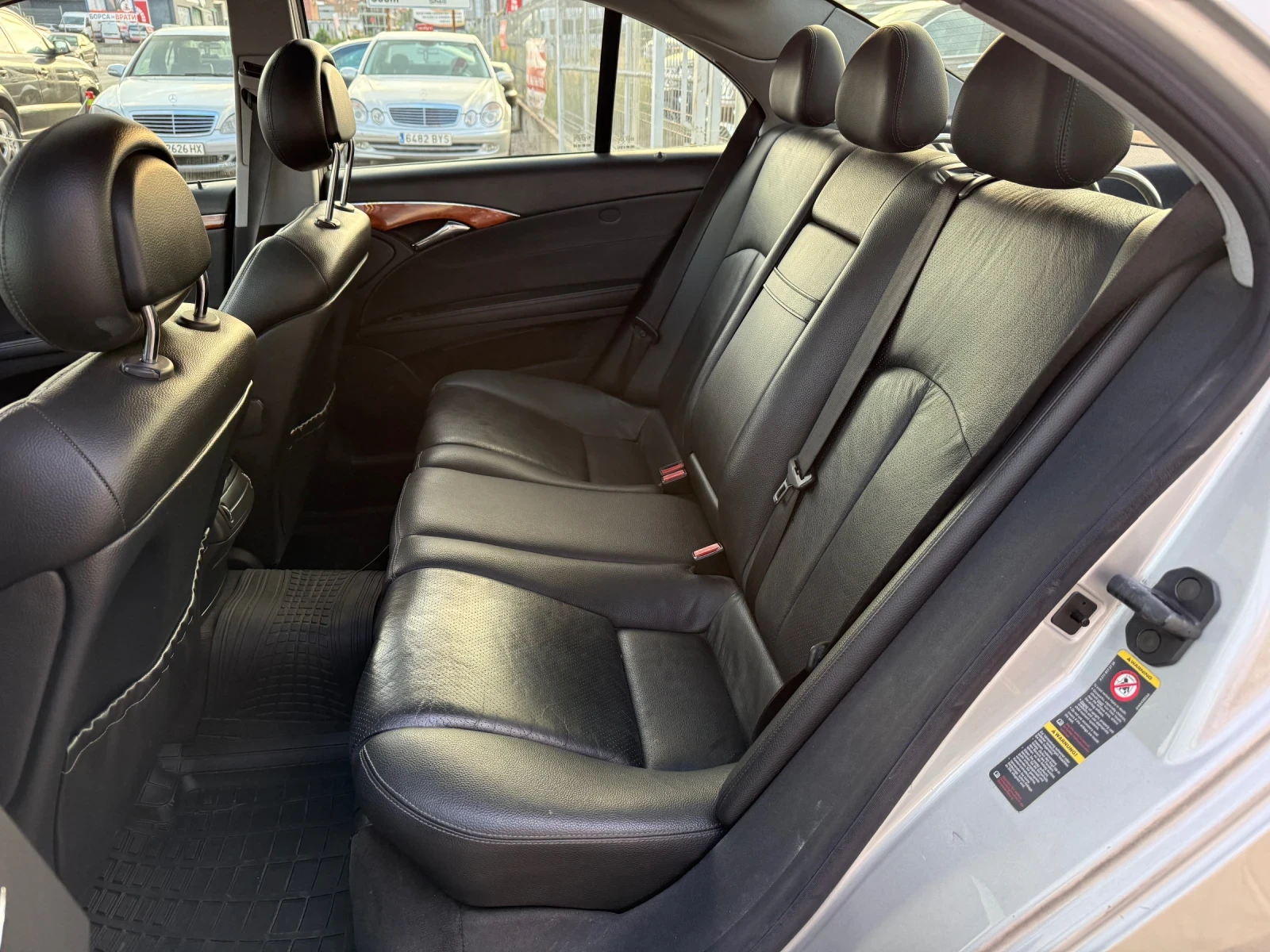 Mercedes-Benz E 320 3.2 CDI, снимка 10 - Автомобили и джипове - 56083086