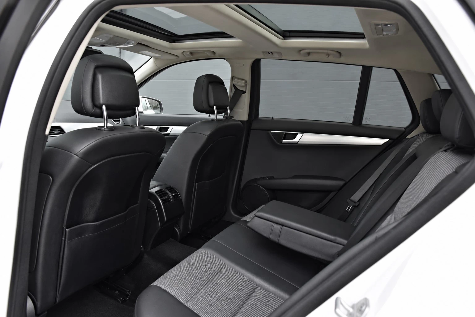 Mercedes-Benz C 250 C 250 //AMG-Pack //PANO//4 MATIK// | Mobile.bg � ����������� 7