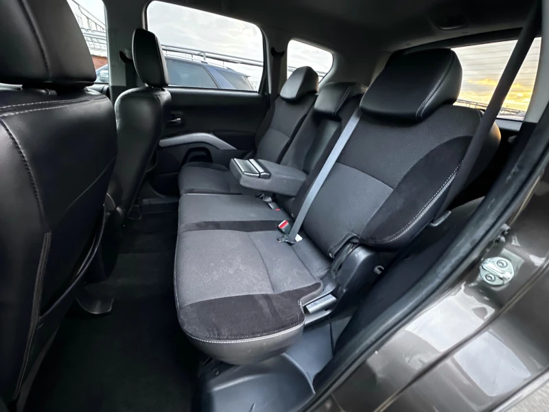 Mitsubishi Outlander 2.2 DiD 156к.с 4х4 Exclusive, снимка 17 - Автомобили и джипове - 52776019