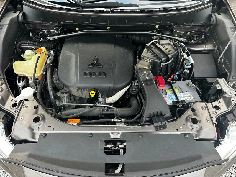 Mitsubishi Outlander 2.2 DiD 156к.с 4х4 Exclusive, снимка 6 - Автомобили и джипове - 52776019
