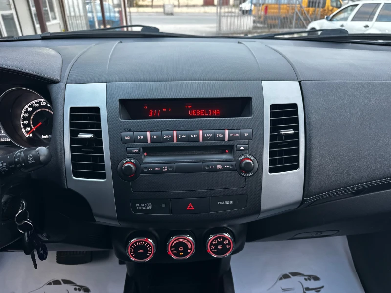 Mitsubishi Outlander 2.2 DiD 156к.с 4х4 Exclusive, снимка 14 - Автомобили и джипове - 52776019