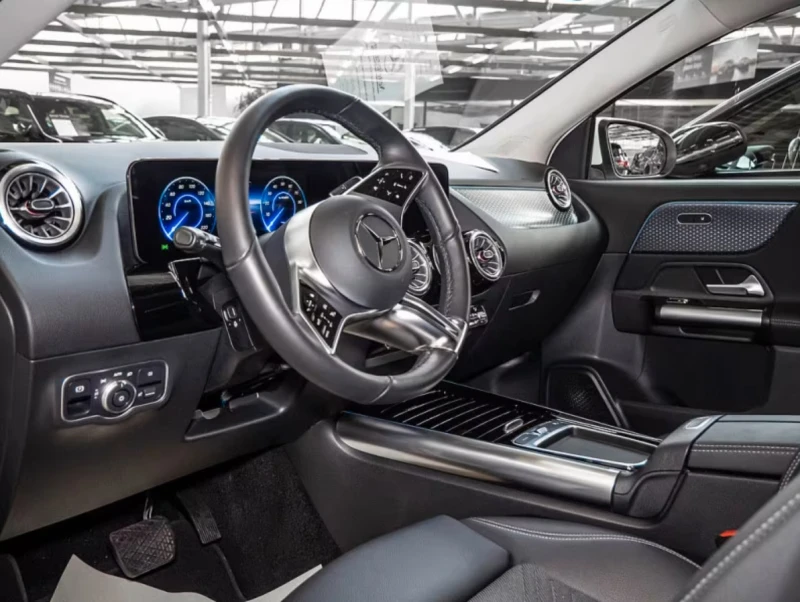 Mercedes-Benz EQA 300* 4Matic* Progressive Advanced* Camera, снимка 3 - Автомобили и джипове - 53272506