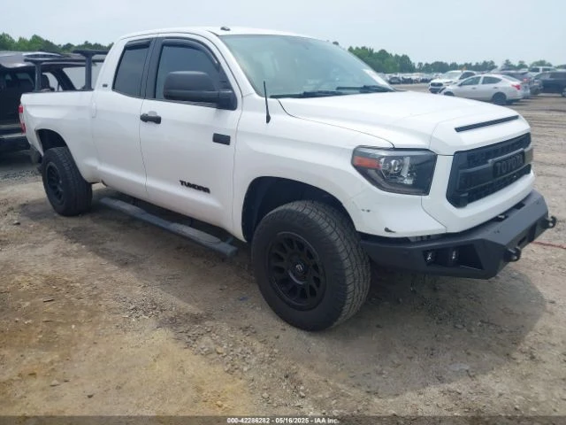 Toyota Tundra 2017* SR5* 5.7L V8*  - изображение 3