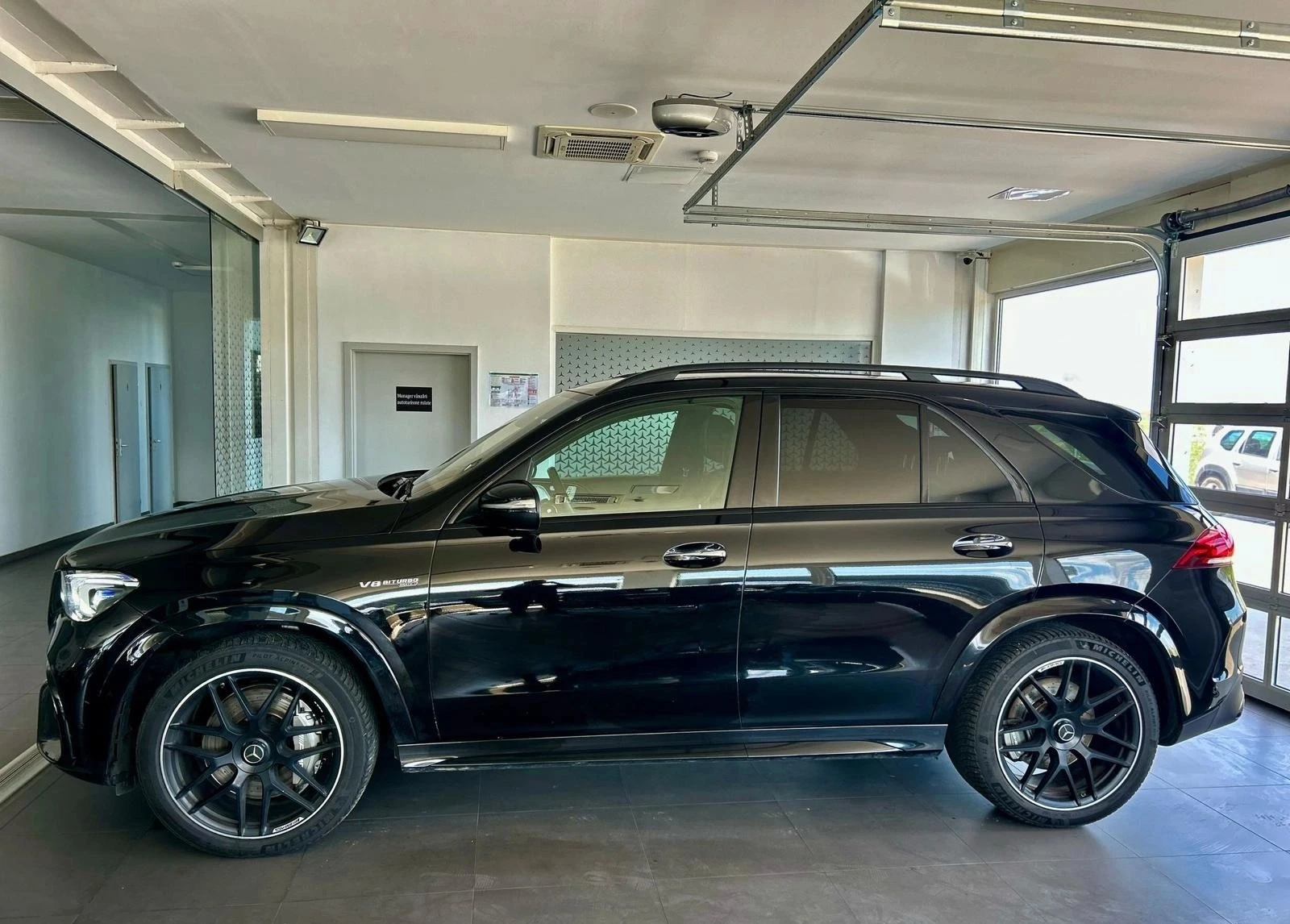 Mercedes-Benz GLE 63 AMG V8 - изображение 3