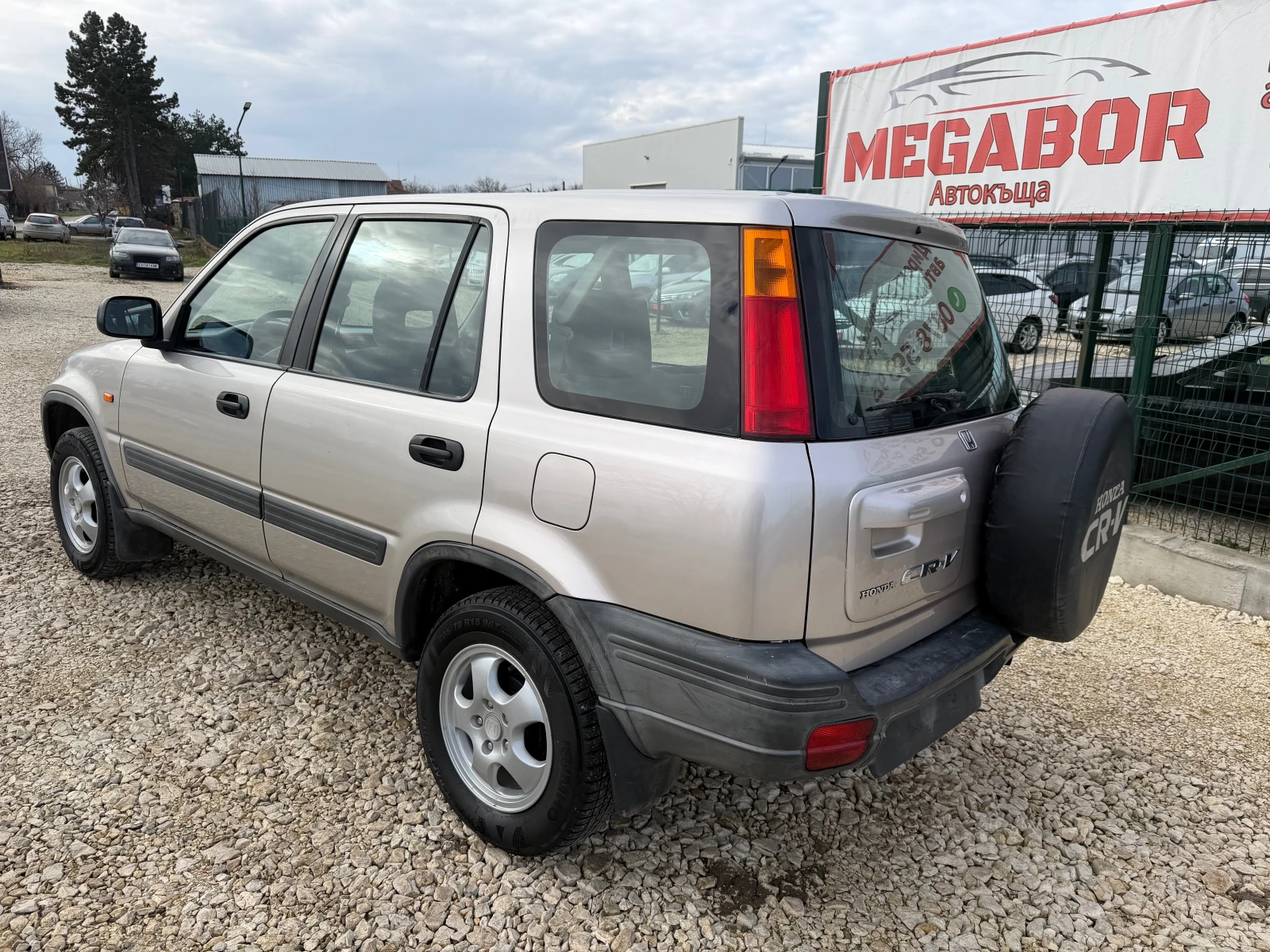 Honda Cr-v 2.0i/128p.s-Klima/Panorama/4x4!!!, снимка 4 - Автомобили и джипове - 53788568