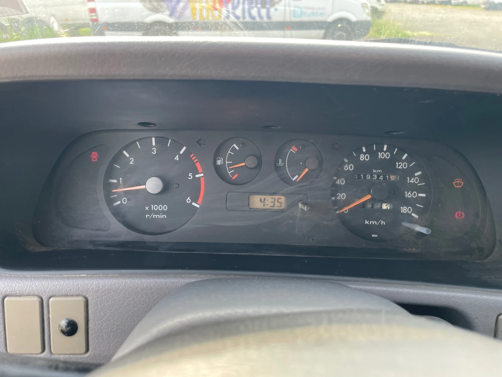 Nissan Terrano, снимка 8 - Автомобили и джипове - 54514163