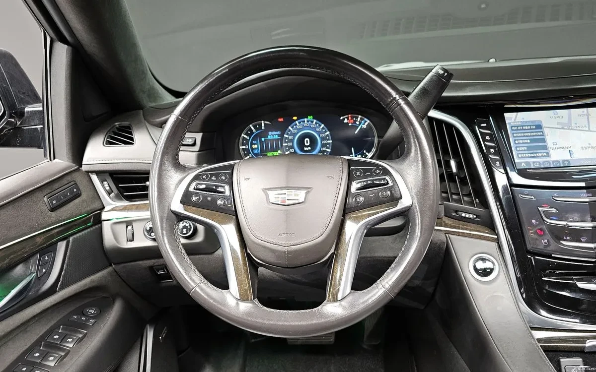 Cadillac Escalade 6.2 * CAPTAIN SEATS * ПОДГР/ОБДУХ * 360 * HEADS UP, снимка 11 - Автомобили и джипове - 54724999