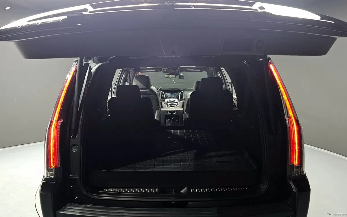Cadillac Escalade 6.2 * CAPTAIN SEATS * ПОДГР/ОБДУХ * 360 * HEADS UP, снимка 17 - Автомобили и джипове - 54724999