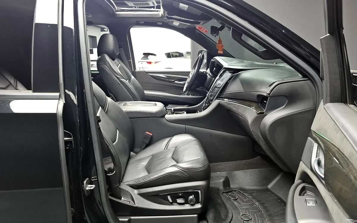 Cadillac Escalade 6.2 * CAPTAIN SEATS * ПОДГР/ОБДУХ * 360 * HEADS UP, снимка 8 - Автомобили и джипове - 54724999