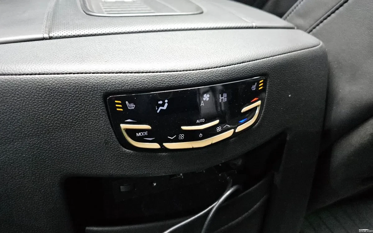 Cadillac Escalade 6.2 * CAPTAIN SEATS * ПОДГР/ОБДУХ * 360 * HEADS UP, снимка 16 - Автомобили и джипове - 54724999