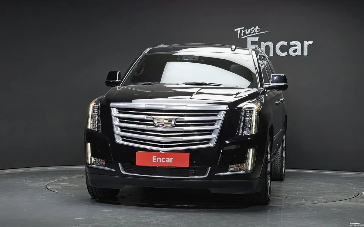 Cadillac Escalade 6.2 * CAPTAIN SEATS * ПОДГР/ОБДУХ * 360 * HEADS UP, снимка 3 - Автомобили и джипове - 54724999