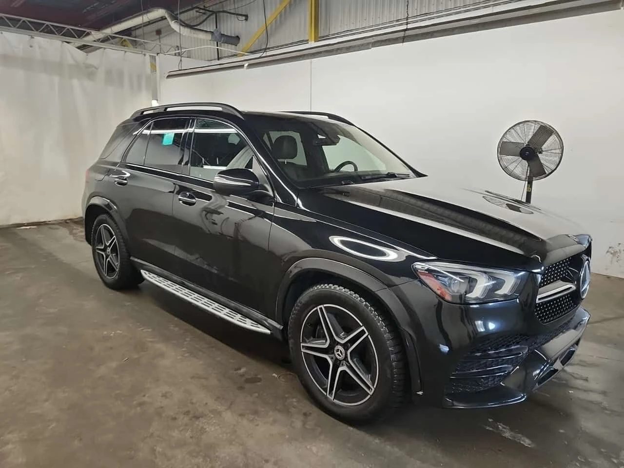 Mercedes-Benz GLE 450 AMG HEAD-UP * ПОДГРЕВИ * BURMESTER * PANO * CARFAX, снимка 2 - Автомобили и джипове - 54794362