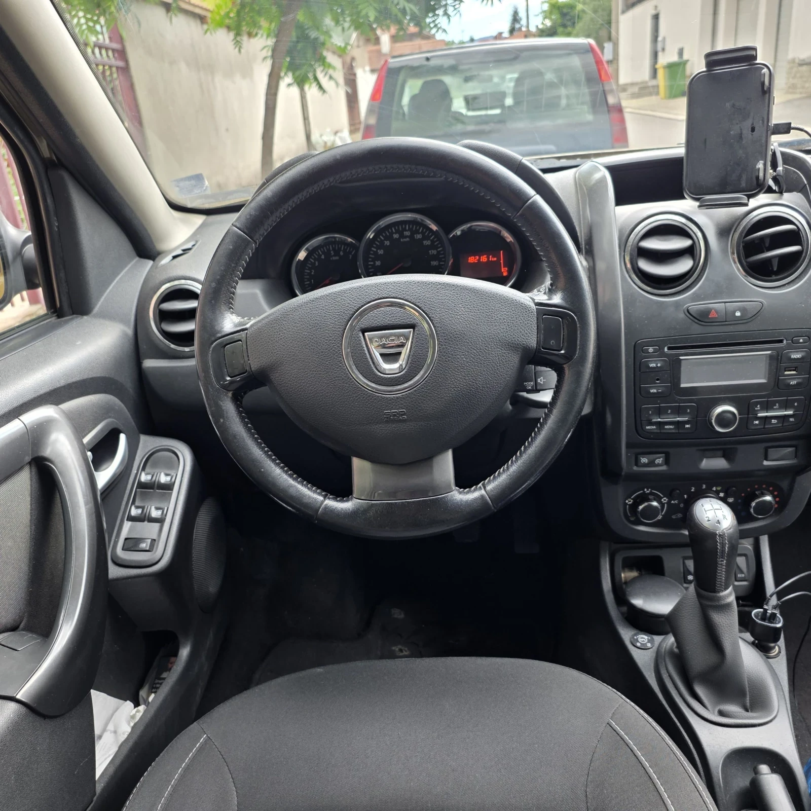 Dacia Duster 1.6 Sce 115 LPG, снимка 6 - Автомобили и джипове - 55165496