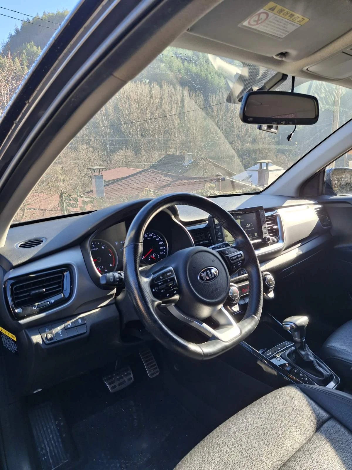 Kia Stonic, снимка 6 - Автомобили и джипове - 55258689