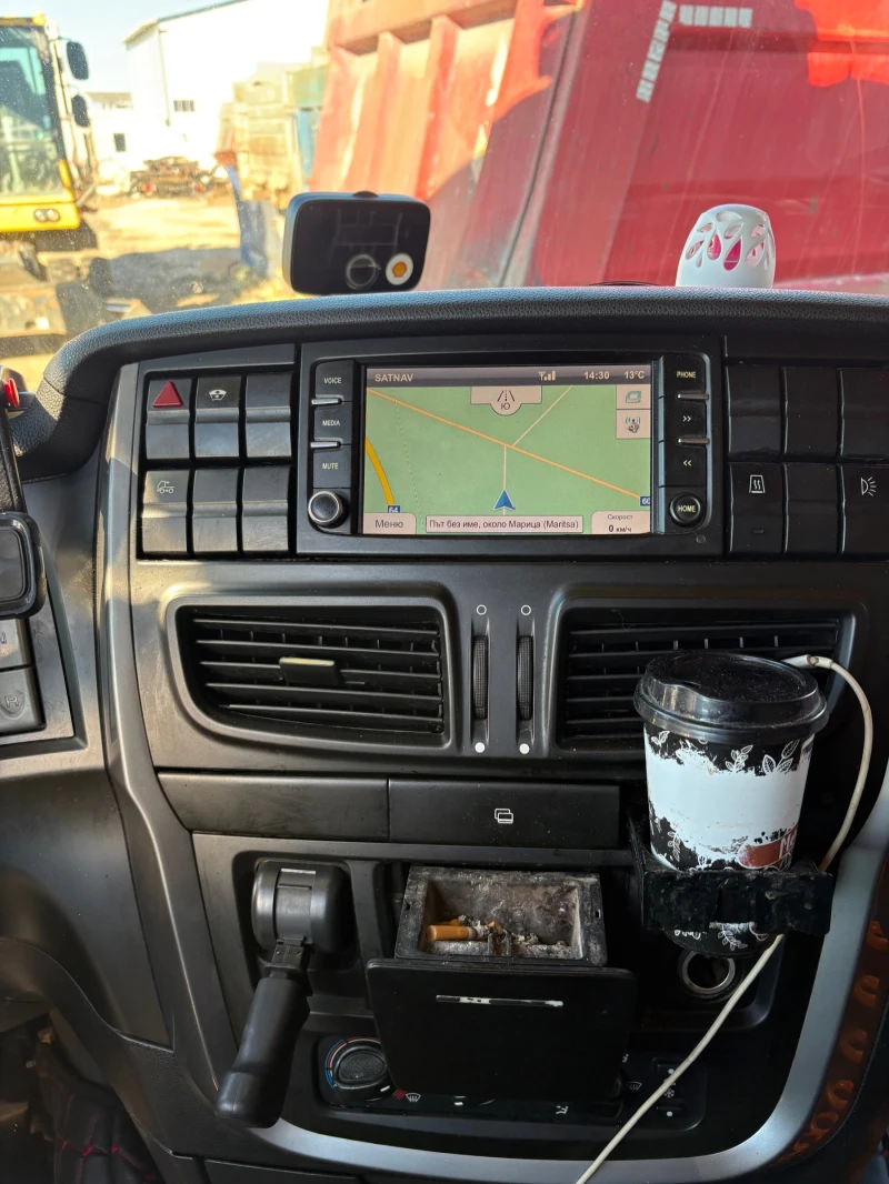 Iveco Stralis, снимка 12 - Камиони - 52929259