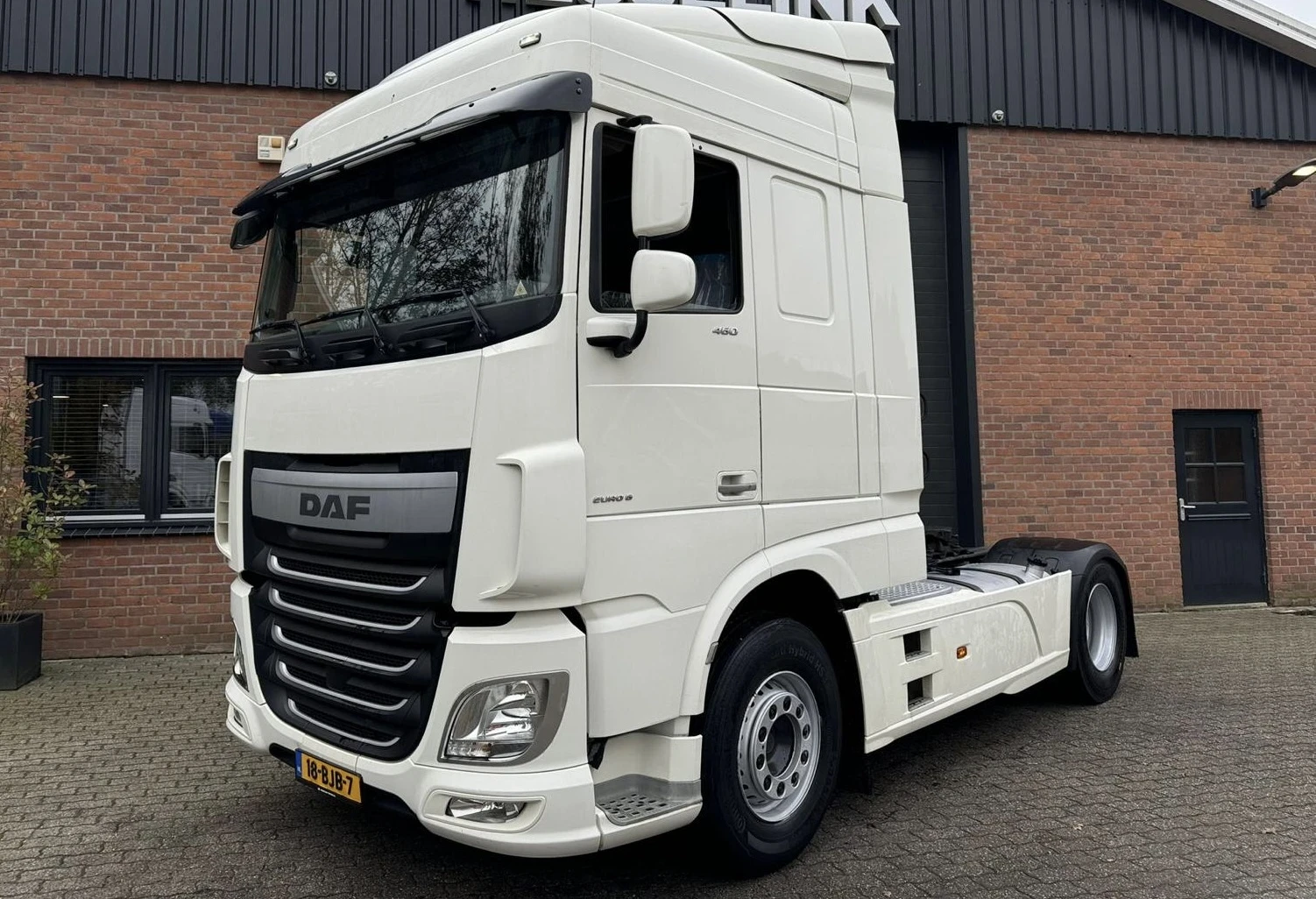 Daf XF XF 460 Space Cab 2xTank - изображение 2