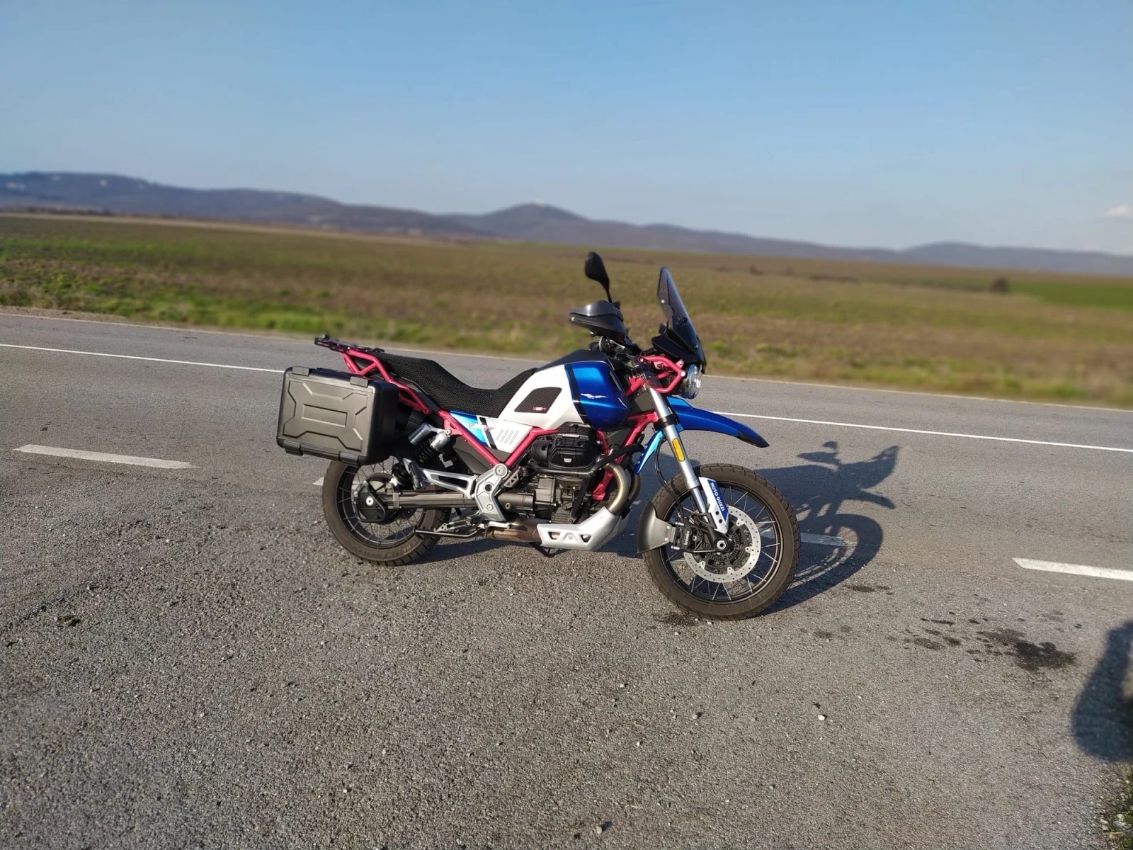 Moto Guzzi V V85TT, снимка 4 - Мотоциклети и мототехника - 54577390